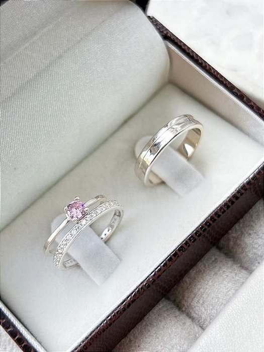 Par de aliança Polônia com pedra 2mm e 4mm + Solitário Encanto Rosa Claro - Prata 950