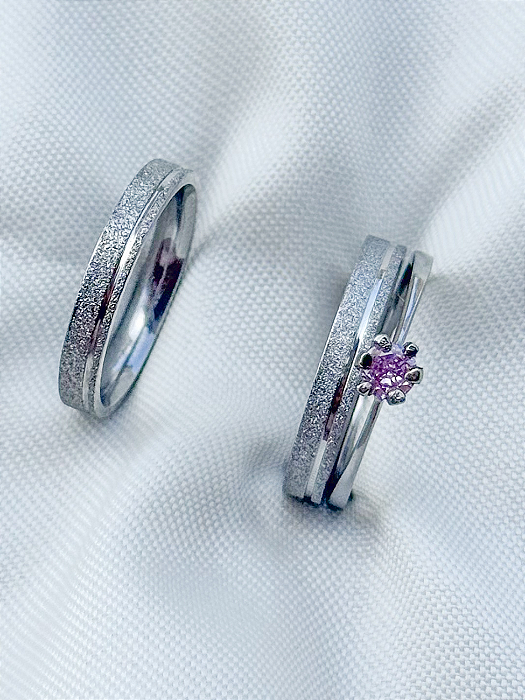 Par de aliança delicate 3mm + Solitário rosa - Aço inox