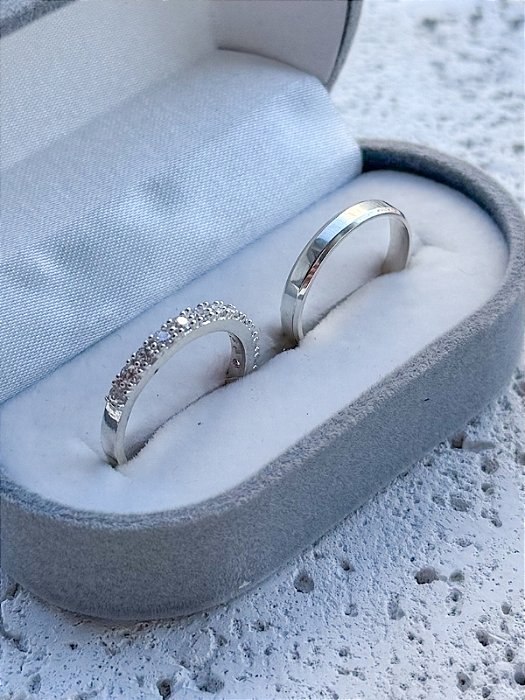 Par de aliança Nobre Chanfrada com pedra - Prata 950