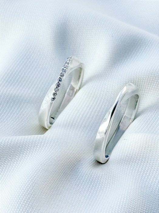 Par de Aliança Torcida com pedra - Prata 950