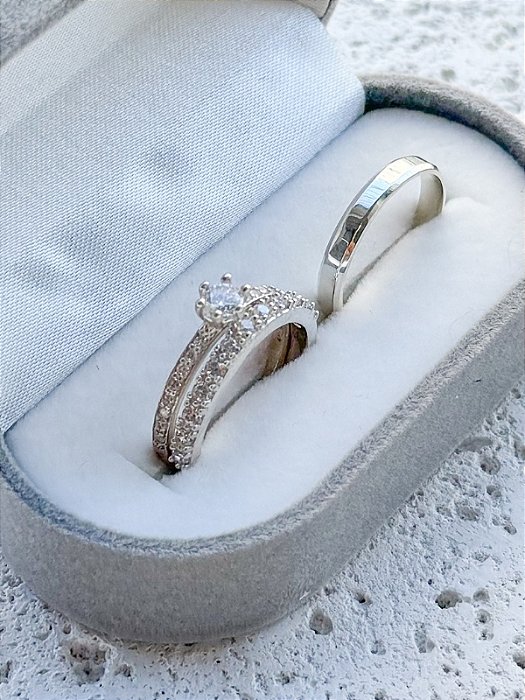 Par de aliança Nobre Chanfrada + Solitário Rapunzel cristal - Prata 950