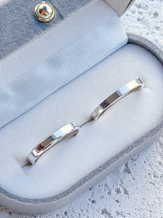 Par de Aliança Holanda e Chanfrada - Prata 950