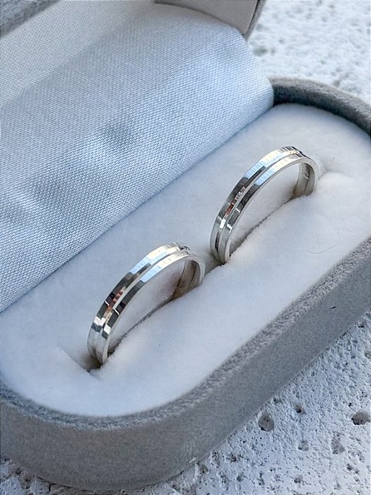 Par de Aliança Romênia 4mm - Prata 950