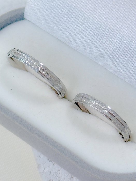 Par de aliança Diamantada com friso 3mm - Aço Inox