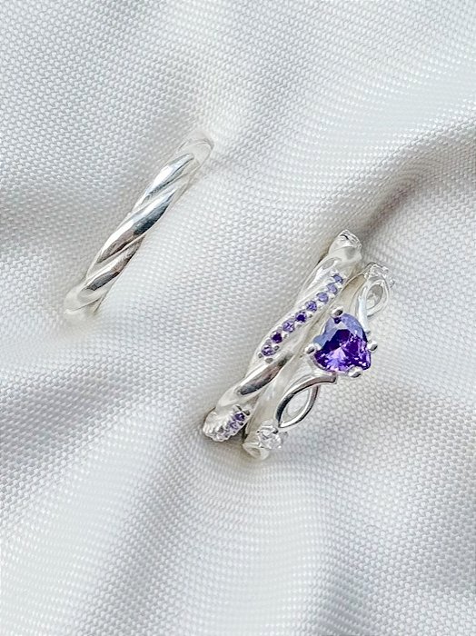 Par de Aliança Mônaco com pedra roxo + Solitário Love roxo - Prata 950