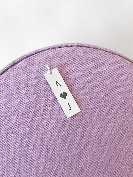 Colar Plaquinha P com iniciais + coração - Prata 925