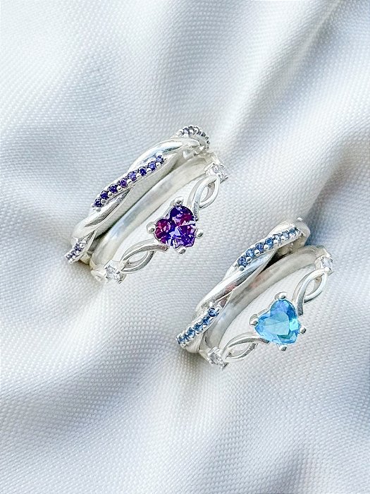 Par de Aliança Mônaco ELAS Roxo e azul + Solitários love - Prata 950