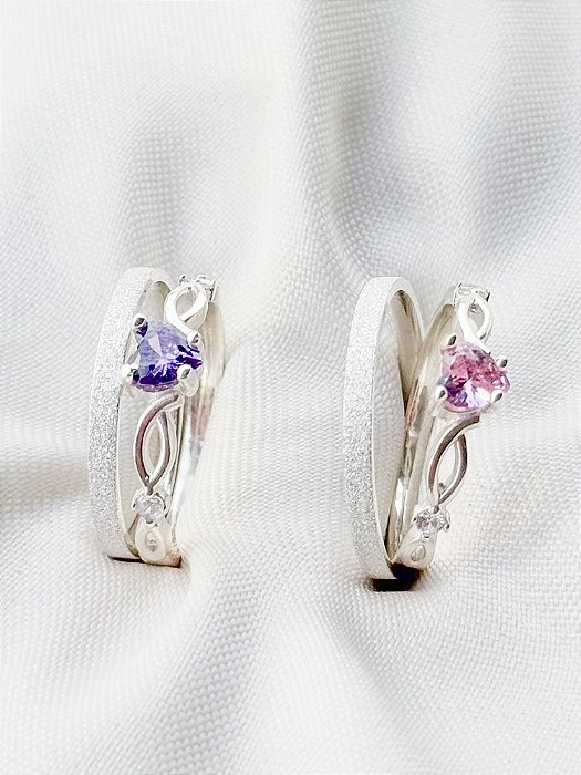 Par de Aliança Diamantada 2mm + Solitário Love Rosa e Roxo - Prata 950