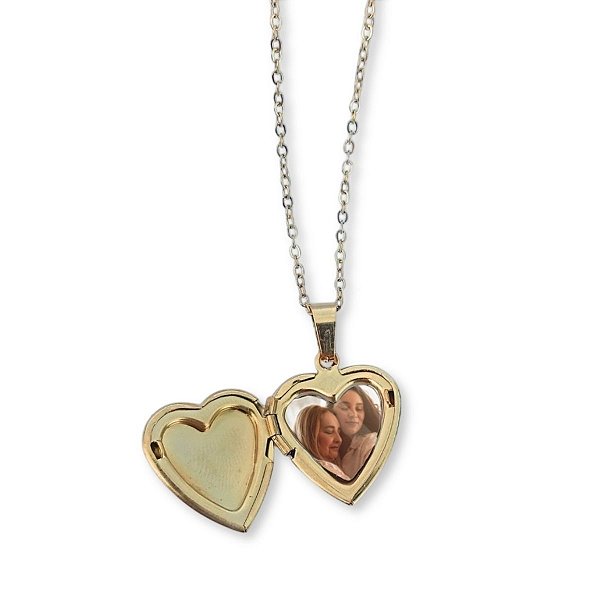 Colar relicário com foto coração liso aço banhado a ouro