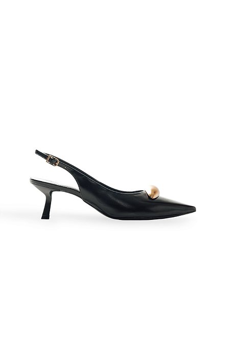 PAULA - SCARPIN FEMININA BICO FINO SALTO BAIXO SLINGBACK PRETO COM DOURADO