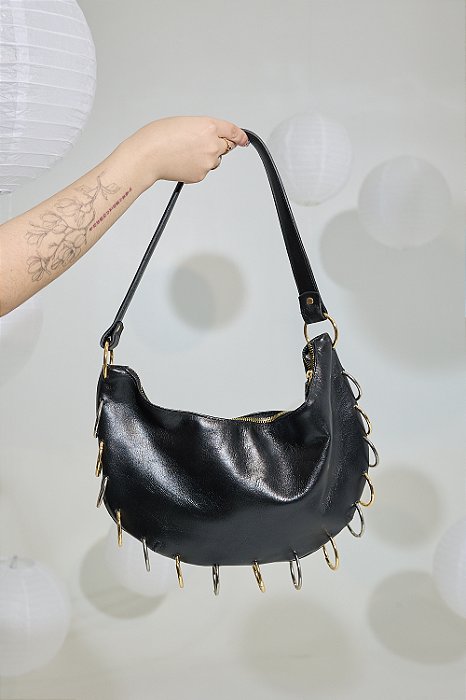 KUROMI  - BOLSA FEMININA OMBRO ARGOLAS COURO PRETA