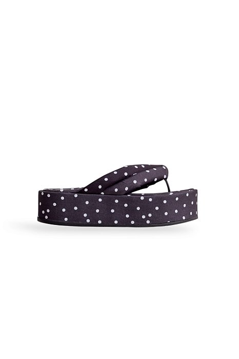 PRÉ VENDA | SAKURA - CHINELO FLATFORM POÁ TIRAS PUFFER PRETO E BRANCO