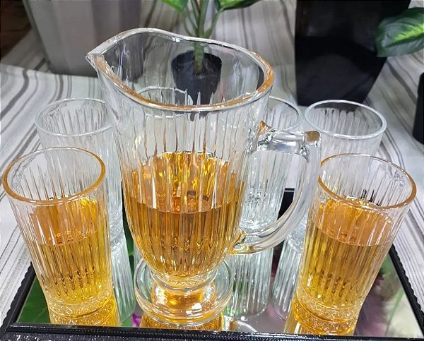 Conjunto de 06 copos com 300 ml e jarra de 1000 ml em vidro lapidado,  Lyor