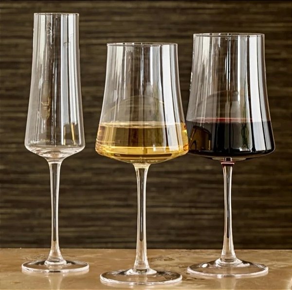 Jogo de 06 taças para vinho tinto em cristal Bohemia de 560 ml