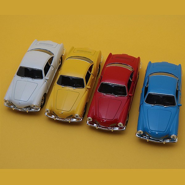 Miniatura Karmann Ghia - Com abertura de portas