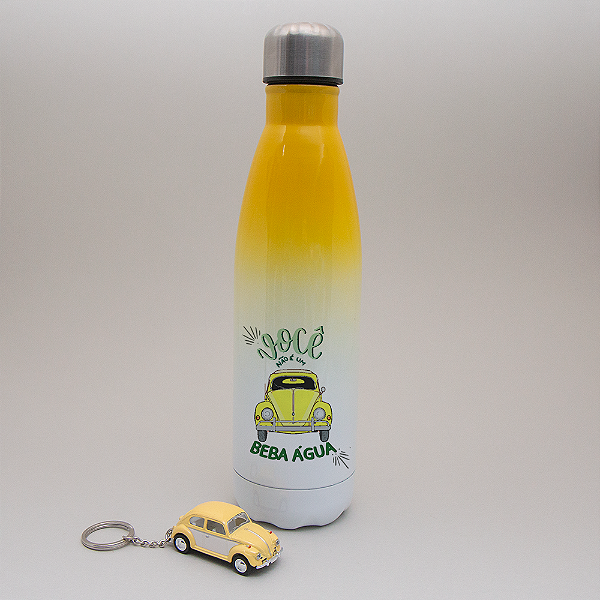 kit garrafa térmica de inox e chaveiro fusca amarelo