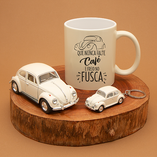 Kit caneca, chaveiro e miniatura Fusca - Que nunca falte café