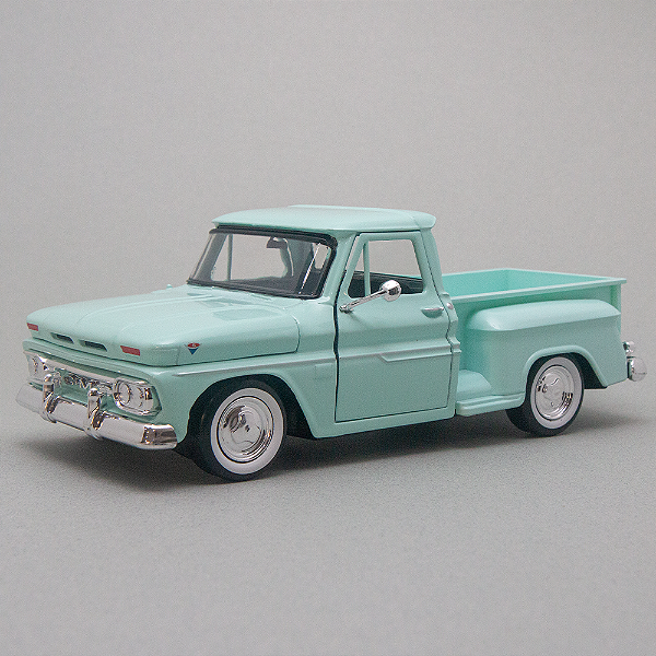 Miniatura C10 MotorMax escala 1/24