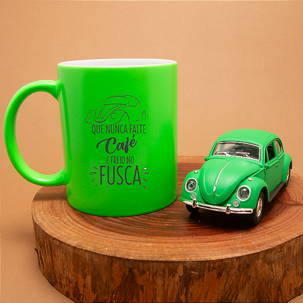 Kit Caneca e Miniatura Fusca Verde Folha