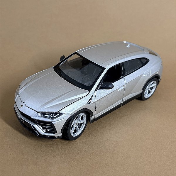 Lamborghini Urus 1:24 Miniatura Diecast