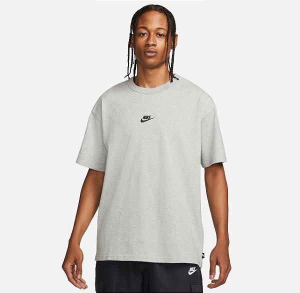 Camiseta Nike Essentials Premium Cinza