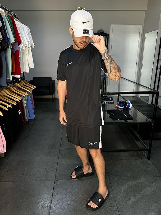 Conjunto Nike DRI-FIT Academy Preto