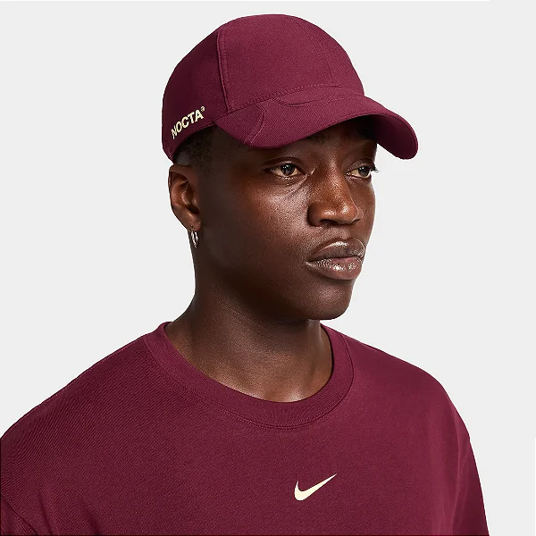 Boné Nike x NOCTA Vinho
