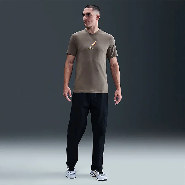 Camiseta Nike Sportswear Branded Marrom