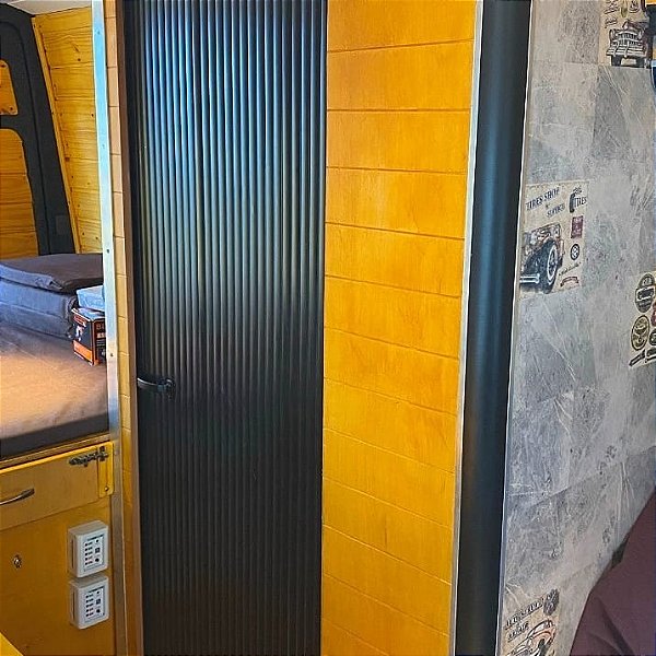 Porta Deslizante PVC para Motorhome - vão  larg 0,68 x até 1,80 mt alt - Modelo Plast Roll BCF original - Cor PRETO