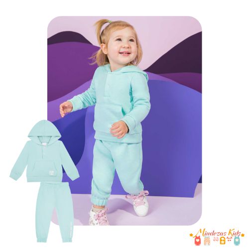 Conjunto de blusão e calça em moletom Kukiê