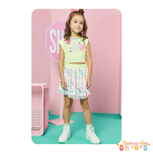 Conjunto de blusa boxy em meia malha com saia em tela Infanti