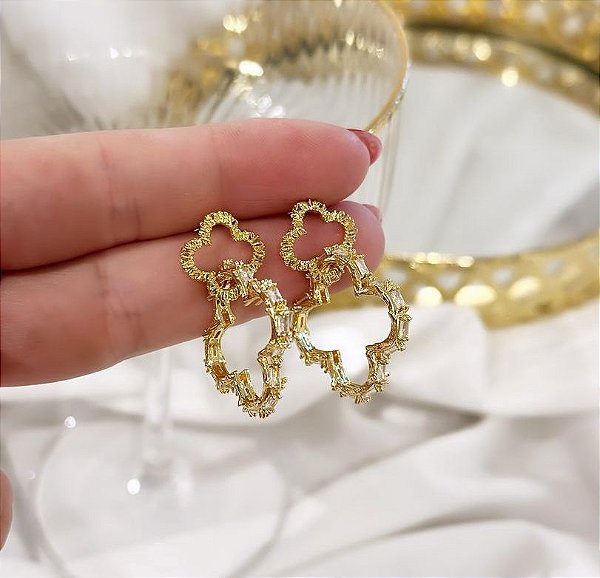 Brinco Trevo Virgina Zircônia