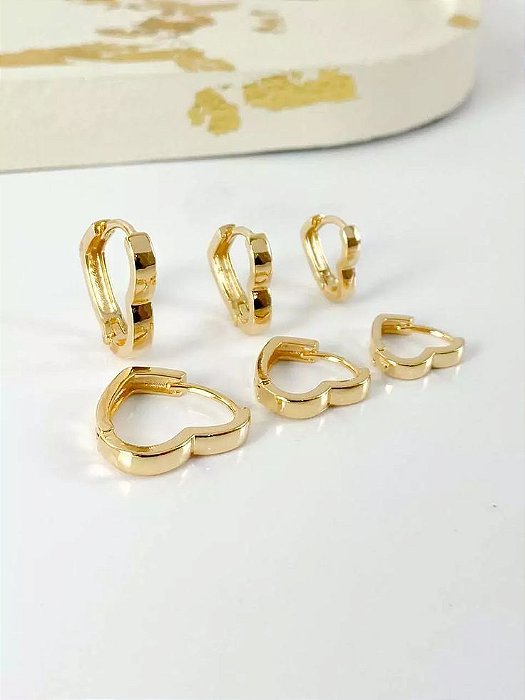 Trio de brincos argolinha de coração banhado a ouro 18k