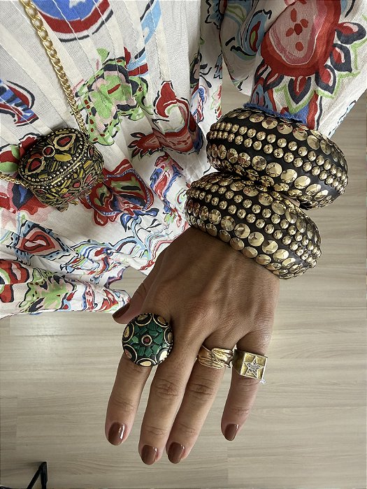 Pulseira Tachas Douradas