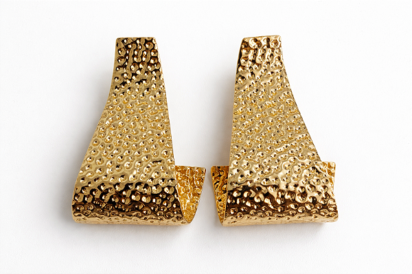 Brinco Curva Dourado