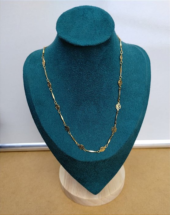 Colar longo flores vazadas ouro 18k