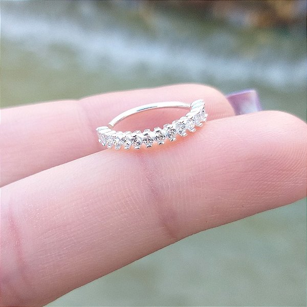 Piercing De Torção Cravejado Para o Conch Em Prata