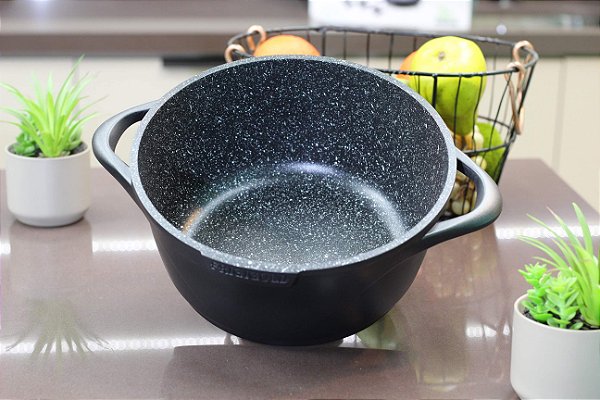 Panela Frigigold linha Premium 24cm com tampa Capacidade 4 litros