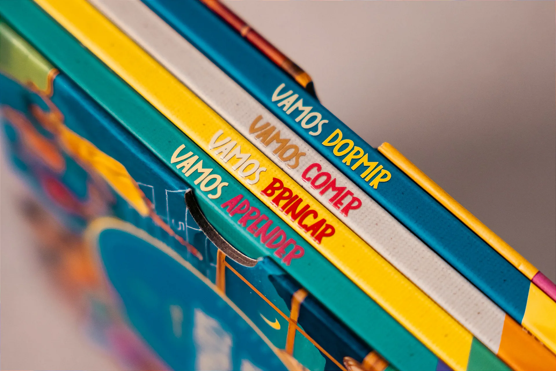 Quatro livros cartonados da coleção Primeiros Hábitos