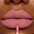 Batom Líquido Creamy Matte Rose Nude - Mari Maria - Imagem 5