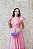 VESTIDO ROSA CHICLETE EM TAFETÁ COM DECOTE EM V E LATERAL EM TULE OMBRO ÚNICO BABADO - Imagem 3