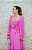 VESTIDO FLECHE DOR CREPE DE SEDA ROSA CHICLETE OMBRO A OMBRO DECOTE LATERAL E DETALHES BORDADOS - Imagem 4