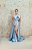 VESTIDO AZUL SERENITY LIA RABELLO SAIA PRINCESA COM FENDA OMBRO ÚNICO COM FLOR - Imagem 1