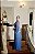 VESTIDO NY AZUL SERENITY COSTA NUA DECOTE EM V E DETALHE DA CAPA TODO BORDADO - Imagem 2