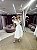VESTIDO MIDI BRANCO EM CREPE OMBRO A OMBRO SAIA PRINCESA COM CINTO FIVELA PEQUENA - Imagem 1