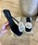 Flat Preta Detalhe de Flor Off White Clara - Imagem 2