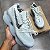 TÊNIS NIKE AIR MAX SCORPION FK SE LIGHT SILVER SMOKE GREY (COMPLETO) - Imagem 1