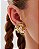 BRINCO FLOR ZIRC OVAL PETALAS LISAS SEMI JOIA BAN.DOURADO - Imagem 2