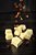 Bombom de Chocolate Belga Branco Zero Açúcar com Avelã - Luckau 20g - Imagem 5