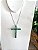 Colar com Crucifixo Cor Esmeralda Folheado em Ródio Branco - Imagem 2